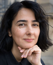 Aysel Yollu-Tok ist Professorin für Volkswirtschaftslehre an der Hochschule für Wirtschaft und Recht in Berlin sowie Direktorin des Harriet Taylor Mill-Instituts für Ökonomie und Geschlechterforschung an der HWR Berlin.